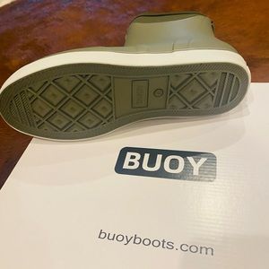 BUOY water boots